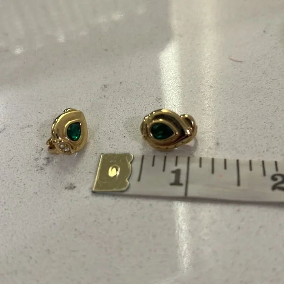 Christian Dior vintage Elegant Gold and Green clip on earrings. Made in Germany - Picture 10 of 16